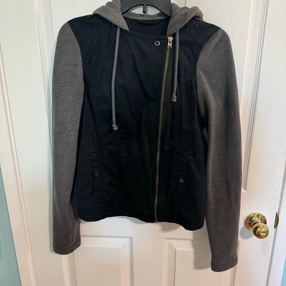 Hollister Zip-up Jacket w/ Pockets - Picture 2 of 4